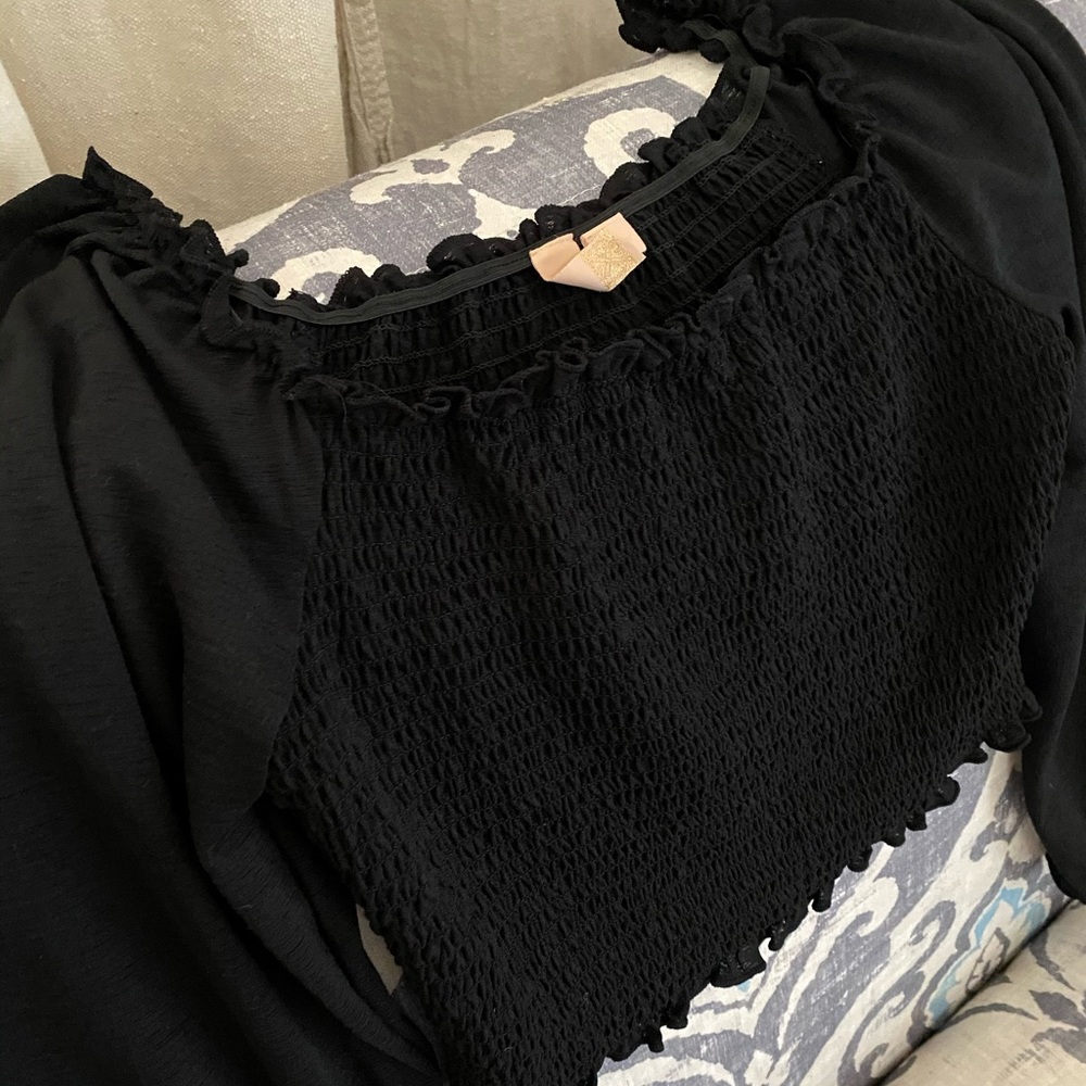 Black off the shoulder crop top
